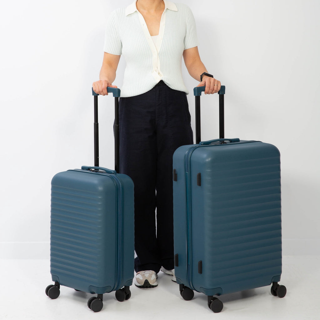 First Class Hardside Spinner Case