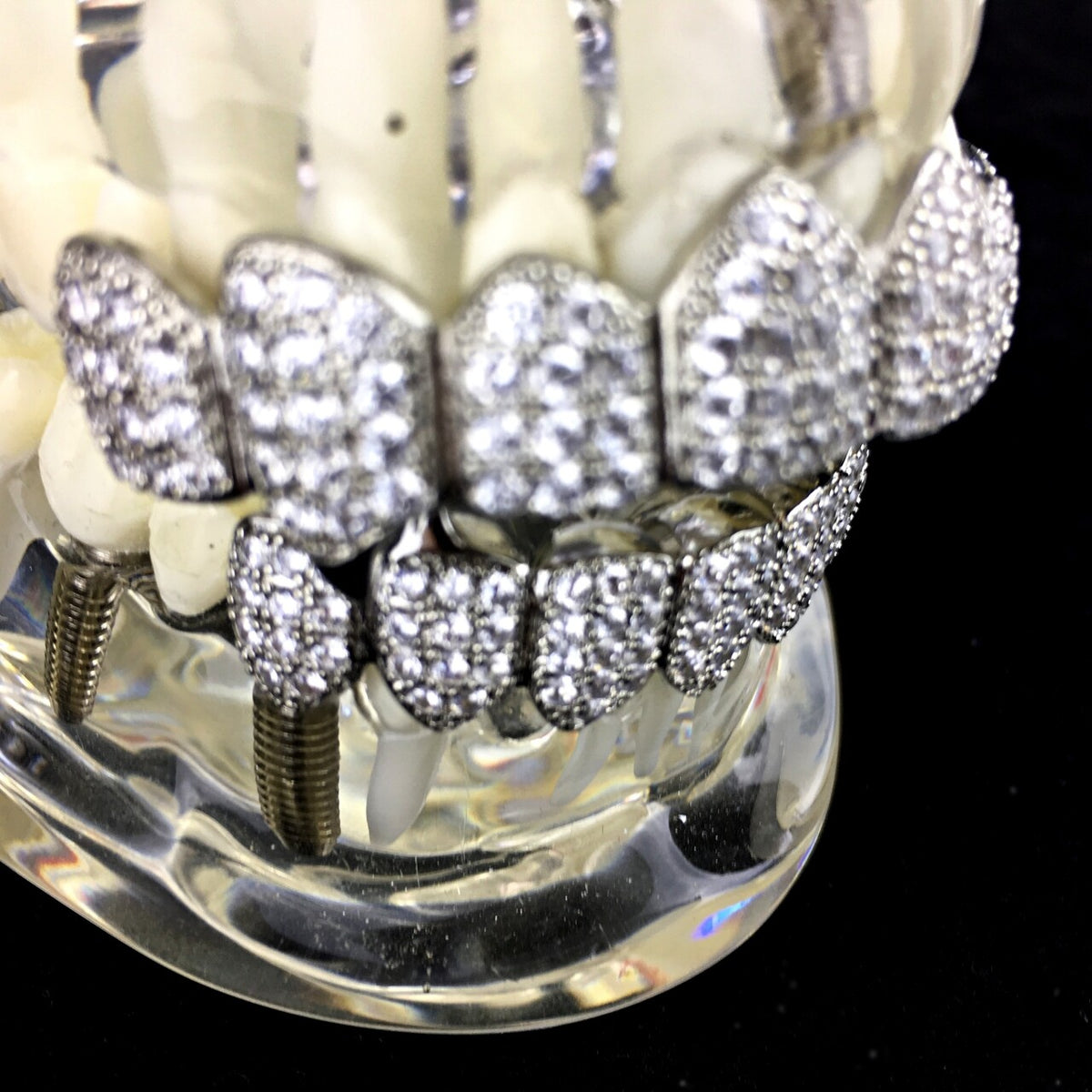 Solid Fang Grillz